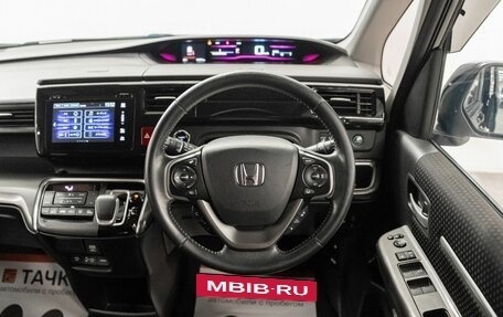 Honda Stepwgn IV, 2017 год, 2 400 000 рублей, 11 фотография