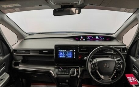 Honda Stepwgn IV, 2017 год, 2 400 000 рублей, 10 фотография