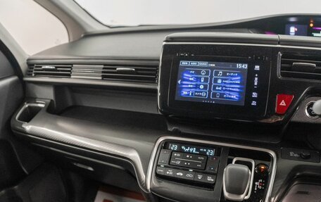 Honda Stepwgn IV, 2017 год, 2 400 000 рублей, 16 фотография
