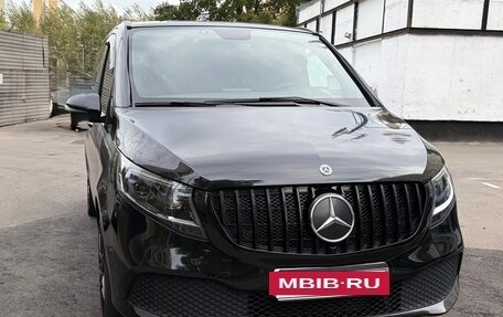 Mercedes-Benz V-Класс, 2019 год, 3 900 000 рублей, 2 фотография