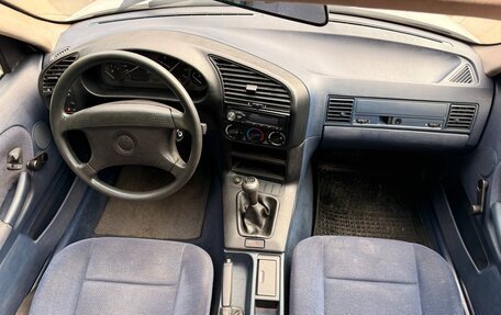 BMW 3 серия, 1993 год, 320 000 рублей, 17 фотография