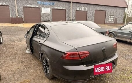 Volkswagen Passat B8 рестайлинг, 2019 год, 899 999 рублей, 3 фотография