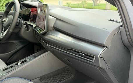 Volkswagen Golf VIII, 2025 год, 3 750 000 рублей, 13 фотография