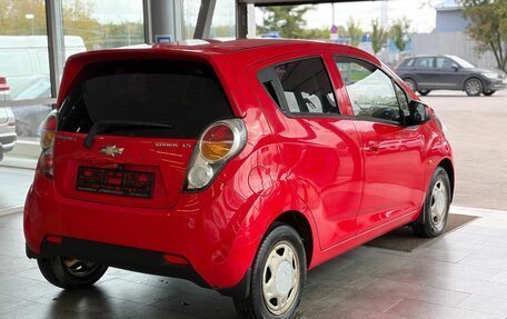Chevrolet Spark III, 2011 год, 565 000 рублей, 6 фотография