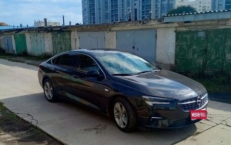 Opel Insignia II рестайлинг, 2021 год, 1 950 000 рублей, 1 фотография