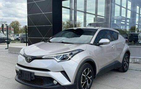Toyota C-HR I рестайлинг, 2021 год, 2 750 000 рублей, 1 фотография