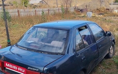 Suzuki Swift II, 2002 год, 80 000 рублей, 4 фотография