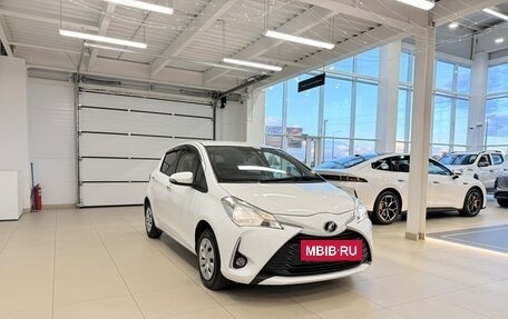 Toyota Vitz, 2019 год, 1 179 000 рублей, 8 фотография