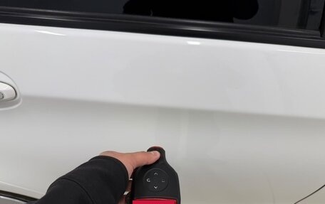 Toyota Vitz, 2019 год, 1 179 000 рублей, 27 фотография