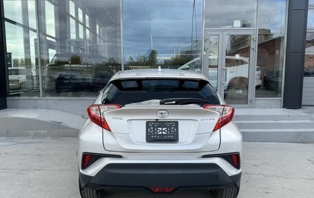 Toyota C-HR I рестайлинг, 2021 год, 2 750 000 рублей, 6 фотография