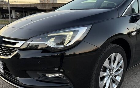 Opel Astra K, 2018 год, 1 600 000 рублей, 2 фотография