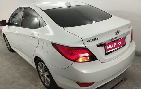 Hyundai Solaris II рестайлинг, 2013 год, 950 000 рублей, 2 фотография