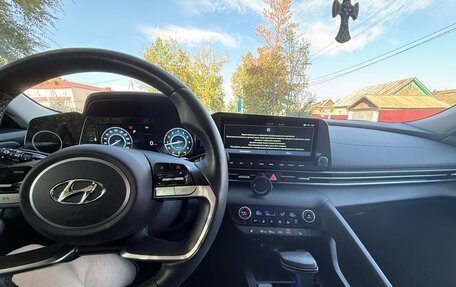 Hyundai Elantra, 2023 год, 2 400 000 рублей, 7 фотография