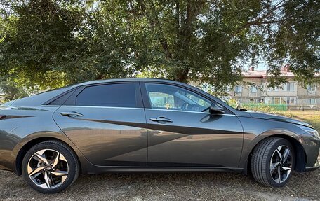 Hyundai Elantra, 2023 год, 2 400 000 рублей, 6 фотография