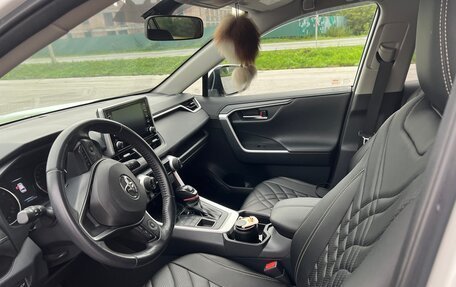 Toyota RAV4, 2019 год, 3 850 000 рублей, 19 фотография