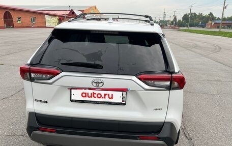 Toyota RAV4, 2019 год, 3 850 000 рублей, 8 фотография