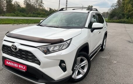 Toyota RAV4, 2019 год, 3 850 000 рублей, 15 фотография