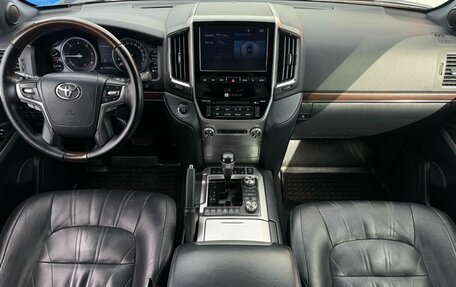 Toyota Land Cruiser 200, 2018 год, 5 700 000 рублей, 7 фотография