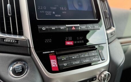 Toyota Land Cruiser 200, 2018 год, 5 700 000 рублей, 10 фотография