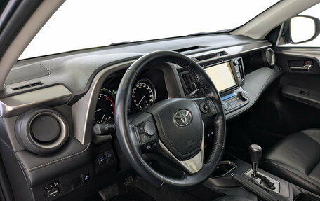 Toyota RAV4, 2018 год, 2 595 000 рублей, 16 фотография