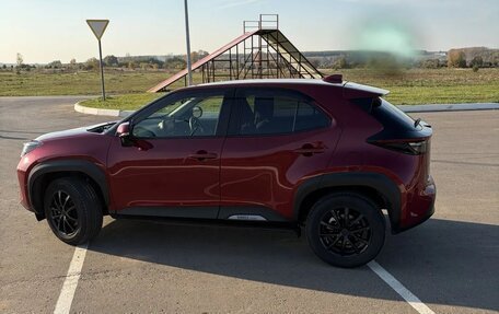 Toyota Yaris Cross, 2020 год, 1 900 000 рублей, 3 фотография
