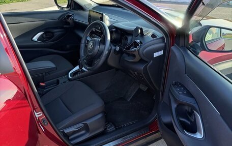 Toyota Yaris Cross, 2020 год, 1 900 000 рублей, 8 фотография