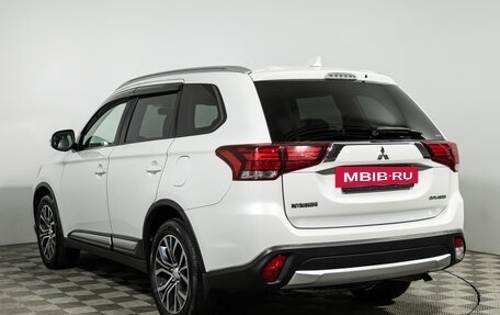 Mitsubishi Outlander III рестайлинг 3, 2018 год, 1 450 000 рублей, 7 фотография