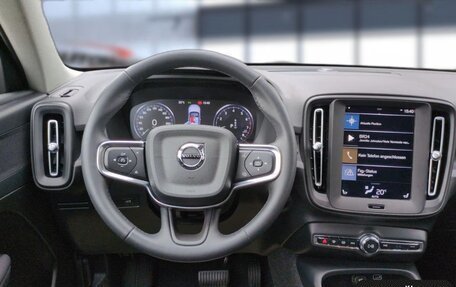 Volvo XC40 I, 2023 год, 2 690 000 рублей, 10 фотография