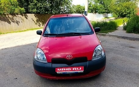 Toyota Yaris I рестайлинг, 2001 год, 175 000 рублей, 1 фотография