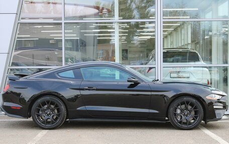 Ford Mustang VI рестайлинг, 2022 год, 4 500 000 рублей, 5 фотография