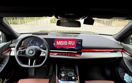BMW 5 серия, 2025 год, 8 250 000 рублей, 15 фотография