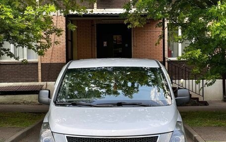Hyundai Grand Starex Grand Starex I рестайлинг 2, 2010 год, 990 000 рублей, 2 фотография