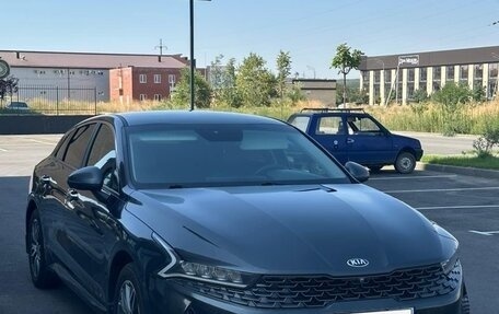 KIA K5, 2020 год, 1 850 000 рублей, 2 фотография