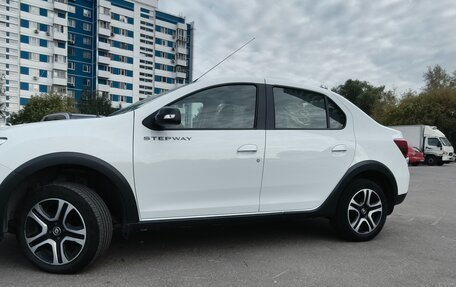 Renault Logan II, 2022 год, 1 375 000 рублей, 2 фотография