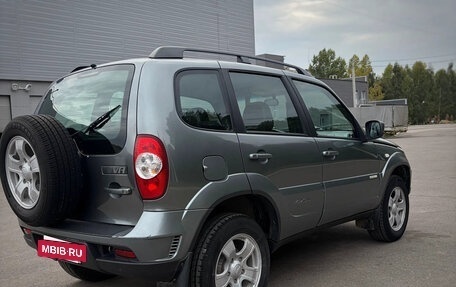 Chevrolet Niva I рестайлинг, 2012 год, 750 000 рублей, 3 фотография