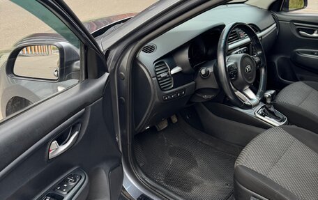 KIA Rio IV, 2017 год, 999 000 рублей, 26 фотография