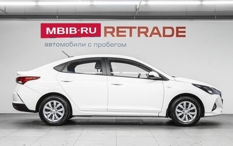 Hyundai Solaris II рестайлинг, 2021 год, 1 200 000 рублей, 5 фотография
