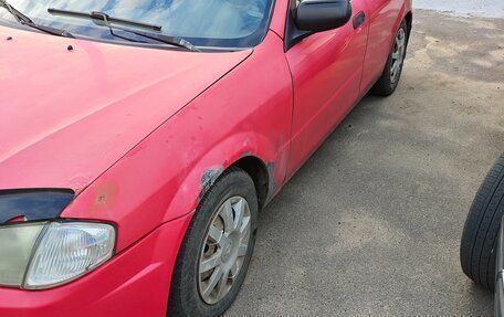 Mazda 323, 1999 год, 140 000 рублей, 2 фотография