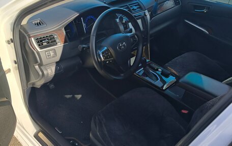 Toyota Camry, 2017 год, 2 400 000 рублей, 4 фотография