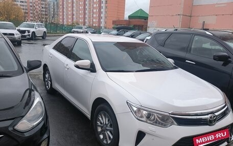 Toyota Camry, 2017 год, 2 400 000 рублей, 2 фотография
