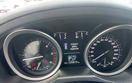 Toyota Land Cruiser 200, 2012 год, 3 200 000 рублей, 7 фотография