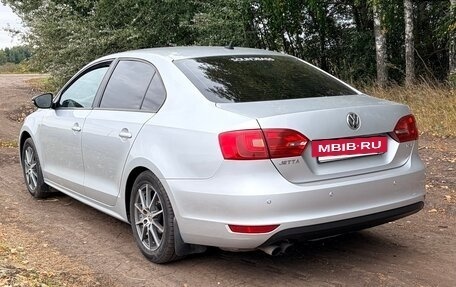 Volkswagen Jetta VI, 2013 год, 990 000 рублей, 4 фотография