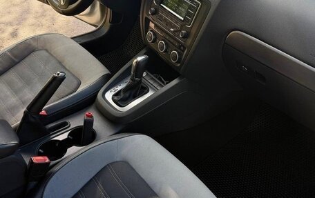 Volkswagen Jetta VI, 2013 год, 990 000 рублей, 10 фотография