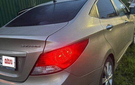 Hyundai Solaris II рестайлинг, 2011 год, 500 000 рублей, 4 фотография