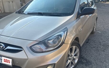 Hyundai Solaris II рестайлинг, 2011 год, 500 000 рублей, 5 фотография