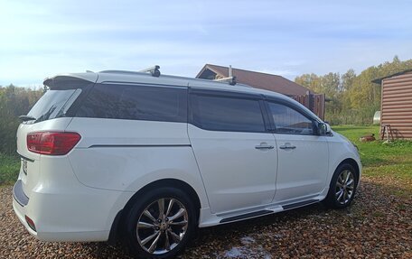 KIA Carnival III, 2019 год, 3 500 000 рублей, 7 фотография