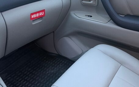 Toyota Land Cruiser 100 рестайлинг 2, 2007 год, 4 100 000 рублей, 6 фотография