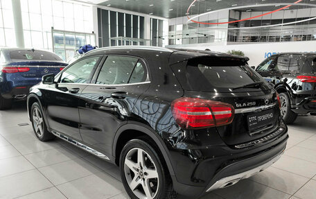 Mercedes-Benz GLA, 2017 год, 1 850 000 рублей, 7 фотография