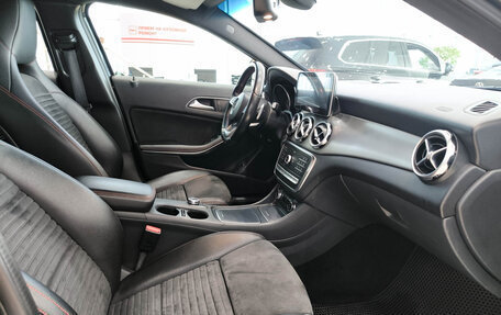 Mercedes-Benz GLA, 2017 год, 1 850 000 рублей, 11 фотография