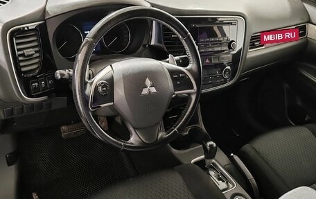Mitsubishi Outlander III рестайлинг 3, 2012 год, 1 160 000 рублей, 12 фотография